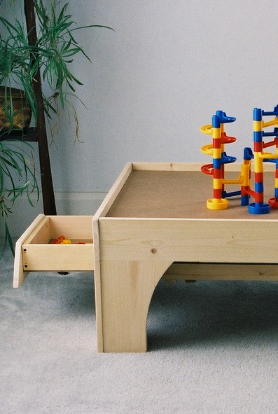 table photo